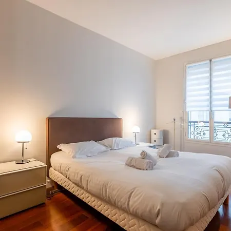 Veeve - Pompidou Hideaway Apartment Paris